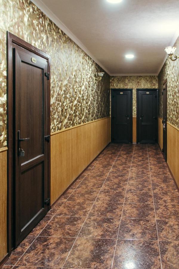 ホテル Гостинний Двір "Марія" クロプィウヌィーツィクィイ エクステリア 写真