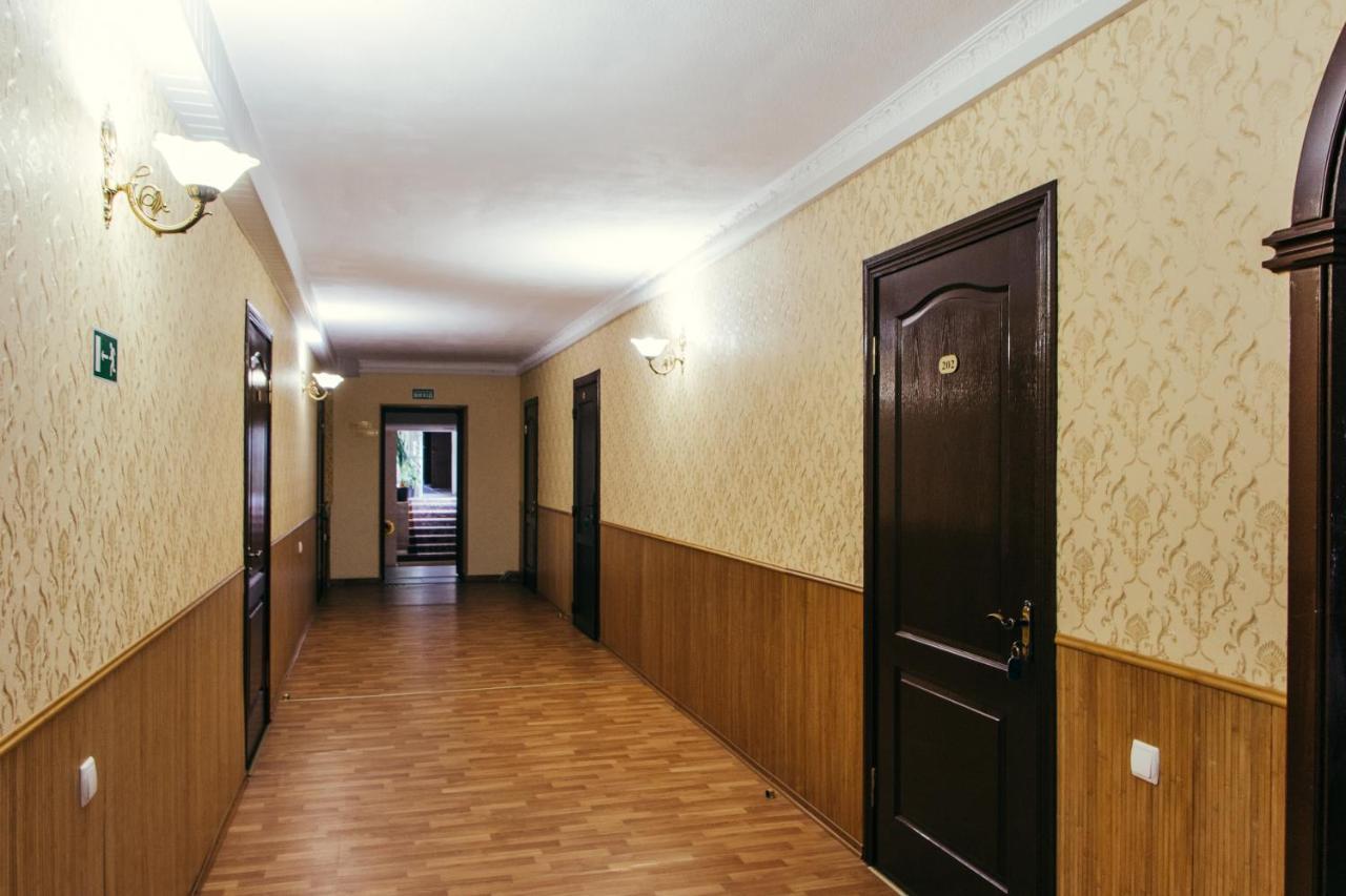 ホテル Гостинний Двір "Марія" クロプィウヌィーツィクィイ エクステリア 写真